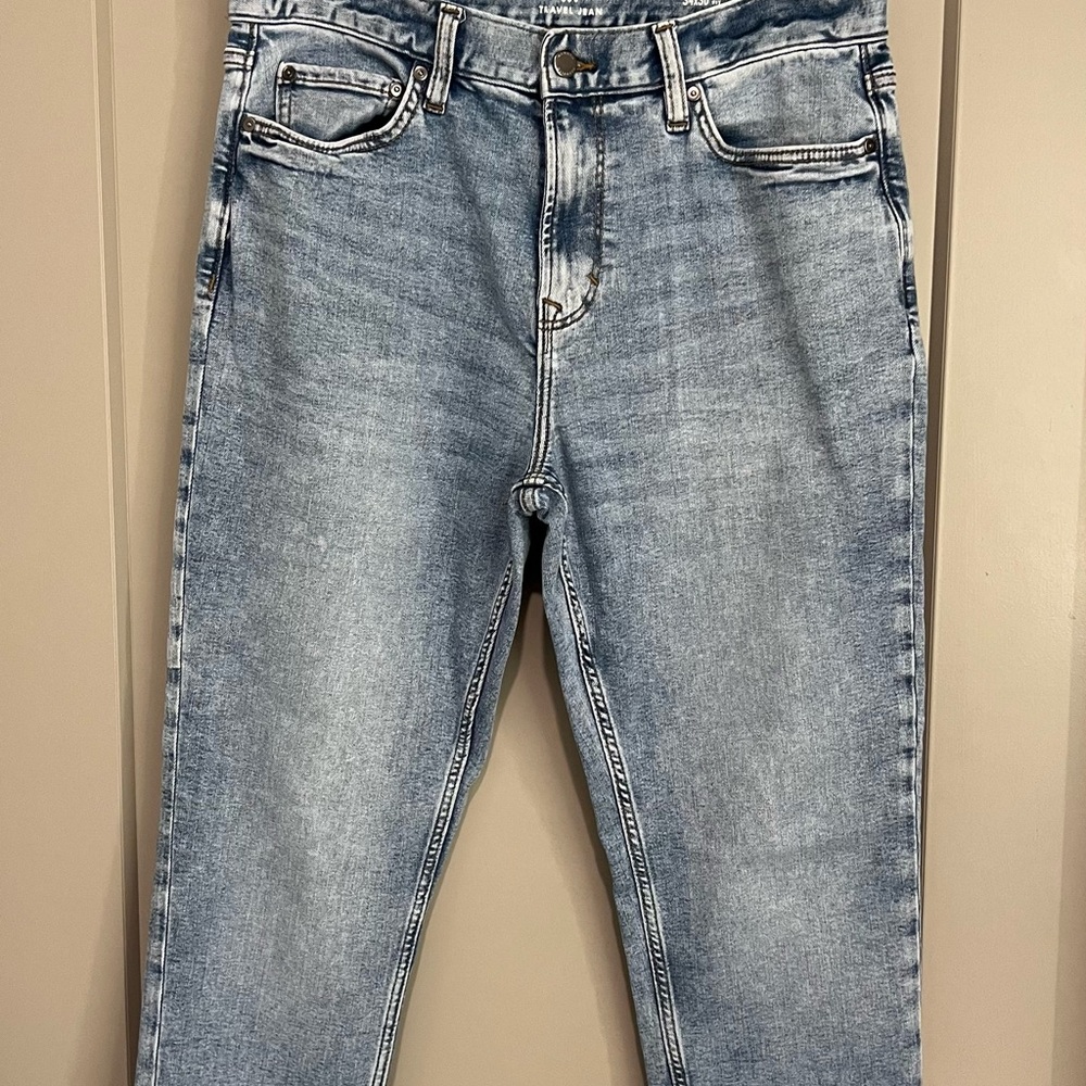Banana Republic Men's Travel Jean: 34/30 Slim Fit
